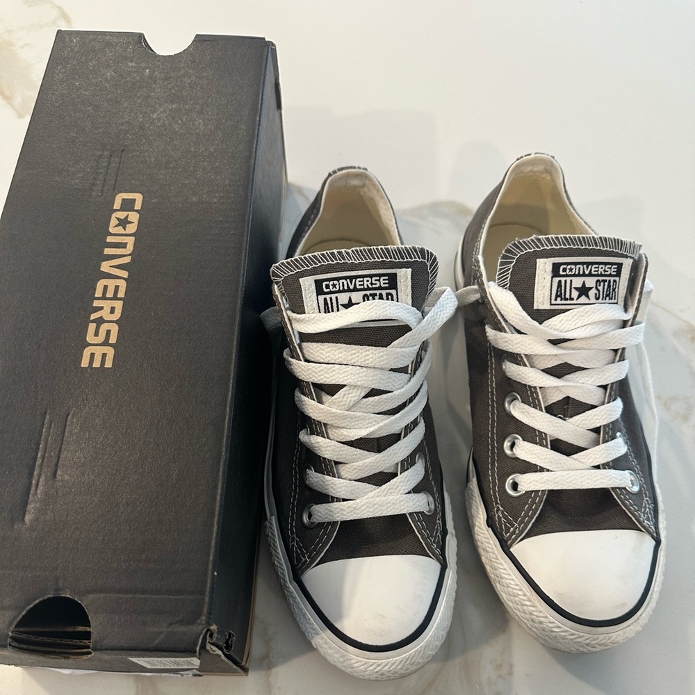 Converse Size 8